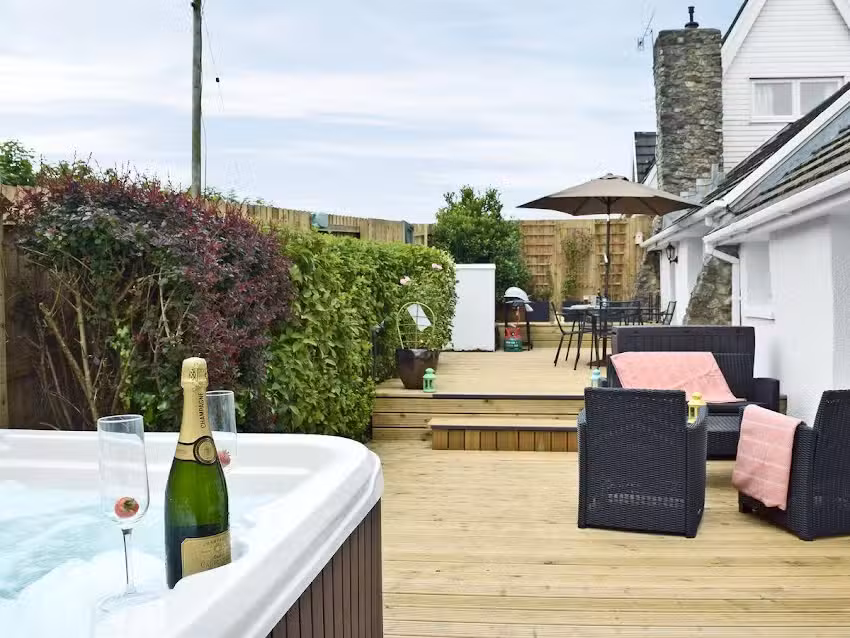 Bwlford Smallholding, Fishery, Caravanning and Holiday Accommodation