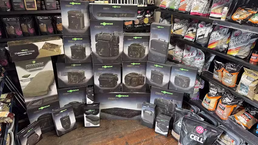 J28 tackle and baits