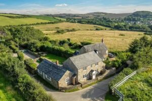 Nettlecombe Farm Holiday Cottages & Fishing Lakes