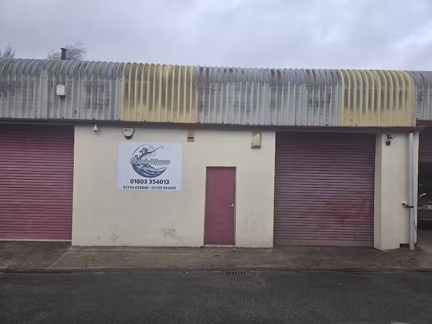 Ocean waves tackle and bait