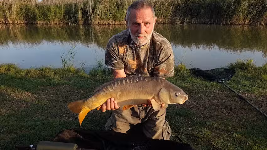 Stones Fishing Lakes
